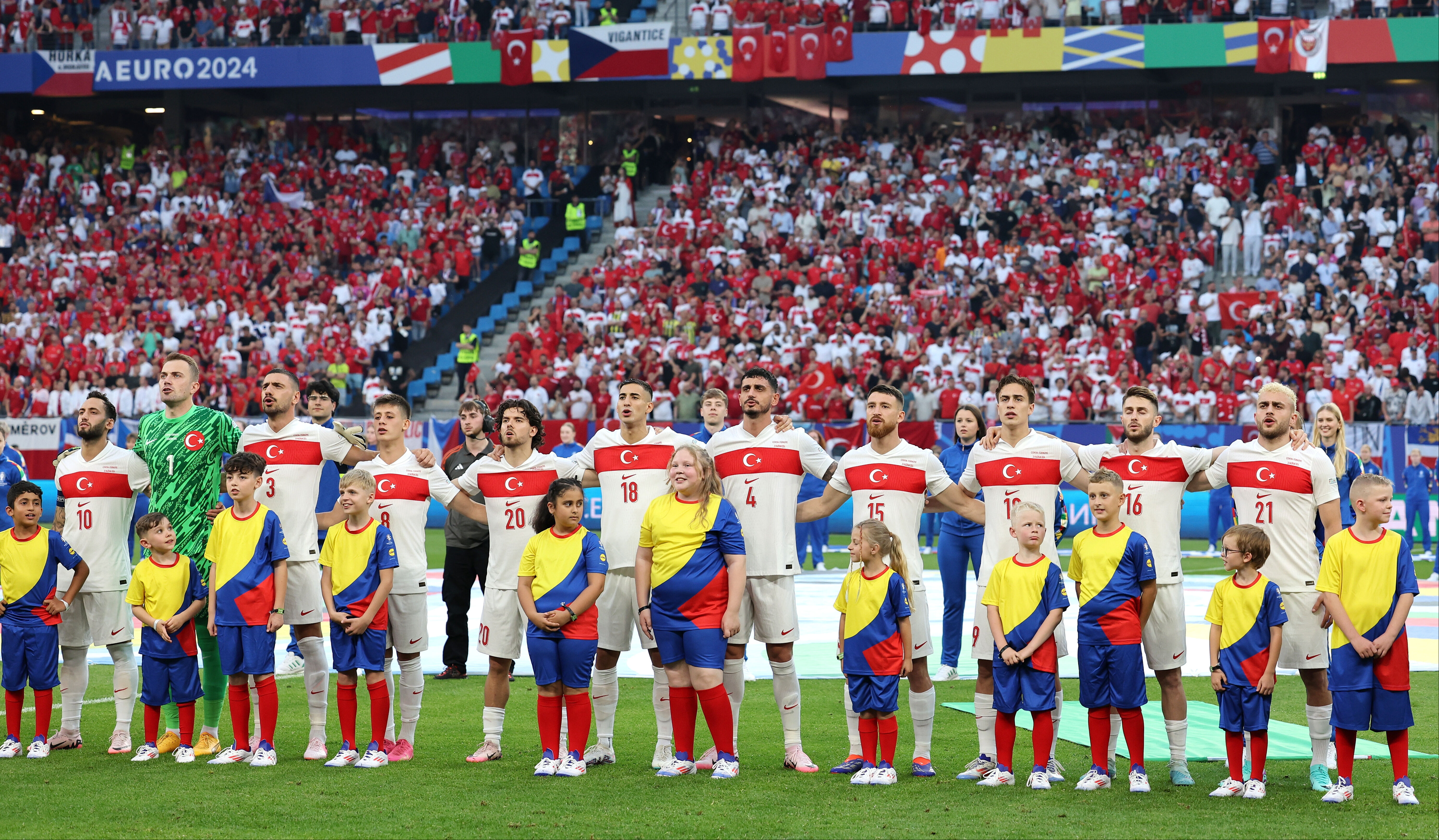 Mert Günok, Uğurcan ve Arda Güler'in EURO 2024'te sarı kart sınırında bulunuyor - 2. Resim