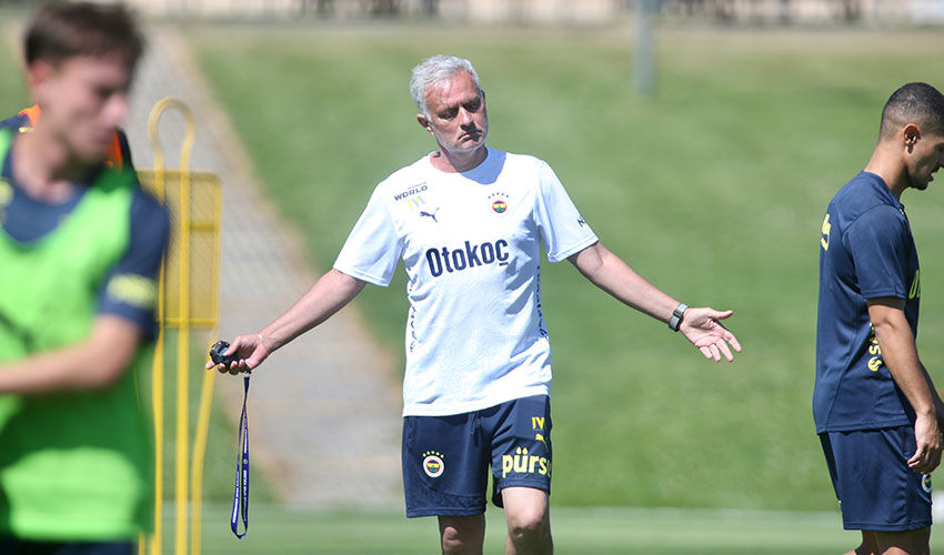 Mourinho'dan Galatasaray ve Beşiktaş'a olay gönderme: Umarım maaşları ödeyebilirler - 2. Resim