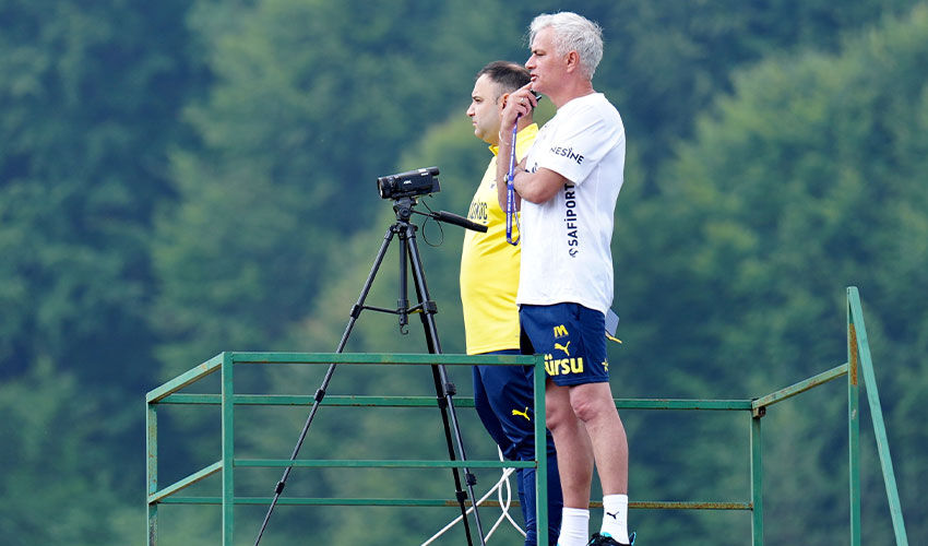 Mourinho'dan Galatasaray ve Beşiktaş'a olay gönderme: Umarım maaşları ödeyebilirler - 1. Resim