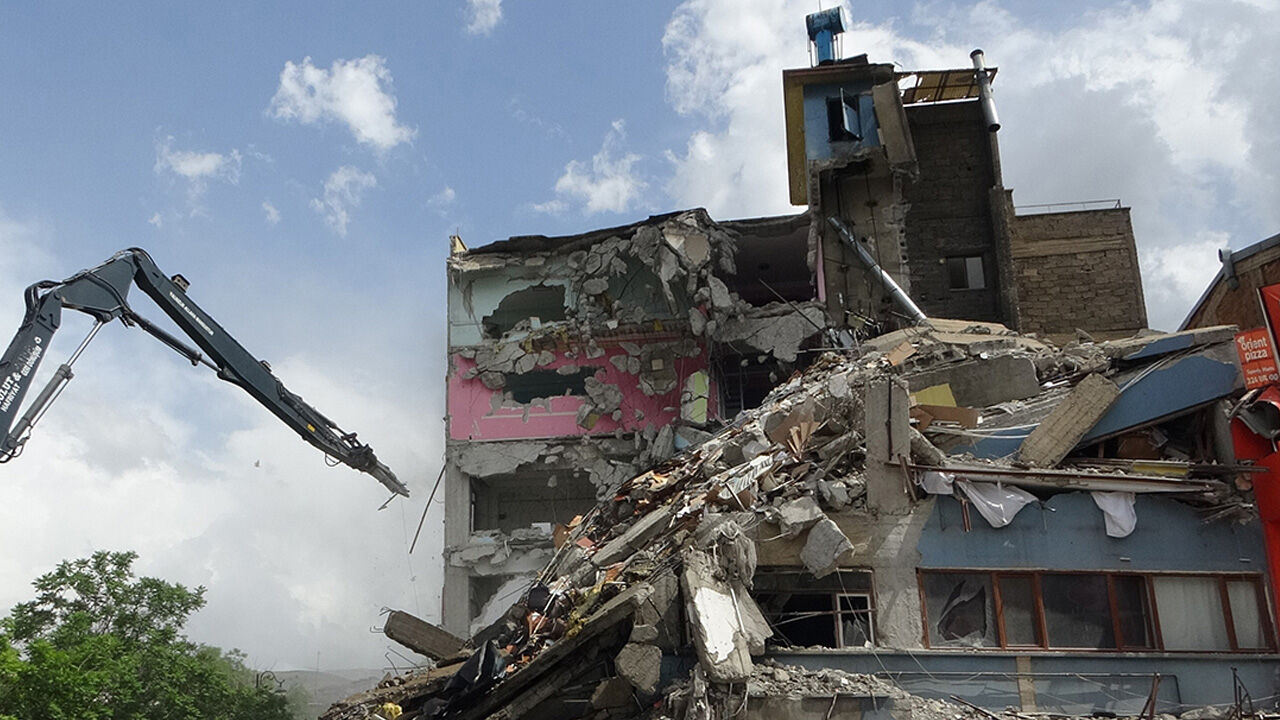 Özhaseki, istifa öncesi son verileri paylaştı: 6 milyon bağımsız bölüm risk altında - 1. Resim