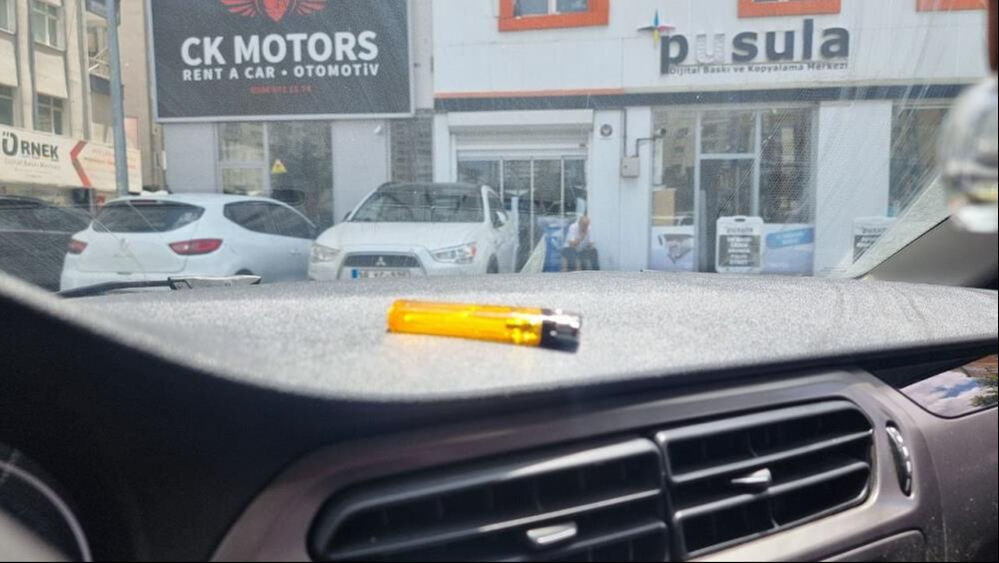 Sigara içenlere izmarit ve çakmak uyarısı: Güneşi görecek yere koymayın - 3. Resim