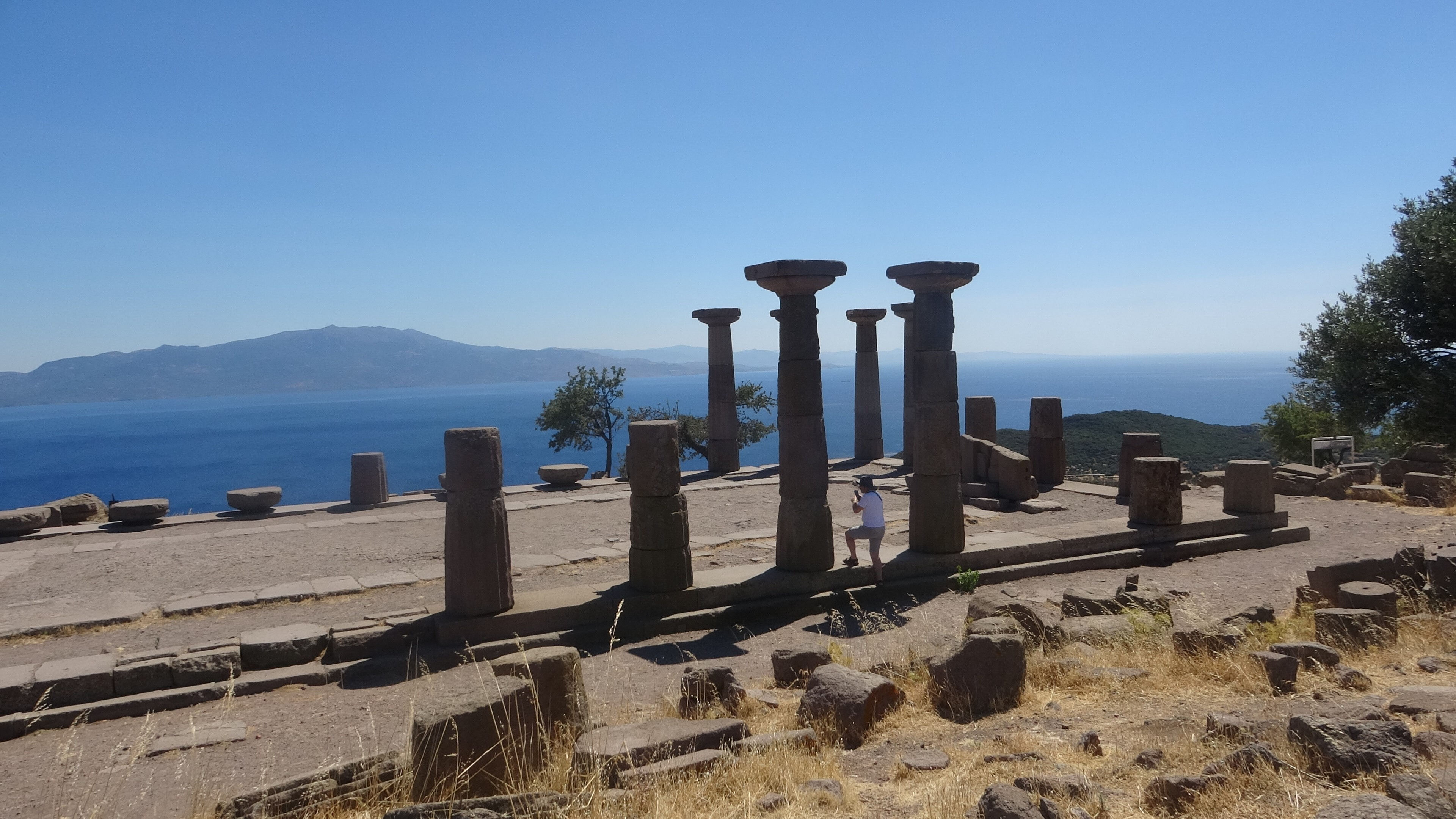 Yangında hasar gören Assos Ören yeri, ziyarete açıldı Yangında hasar gören Assos Ören yeri, ziyarete açıldı - 3. Resim