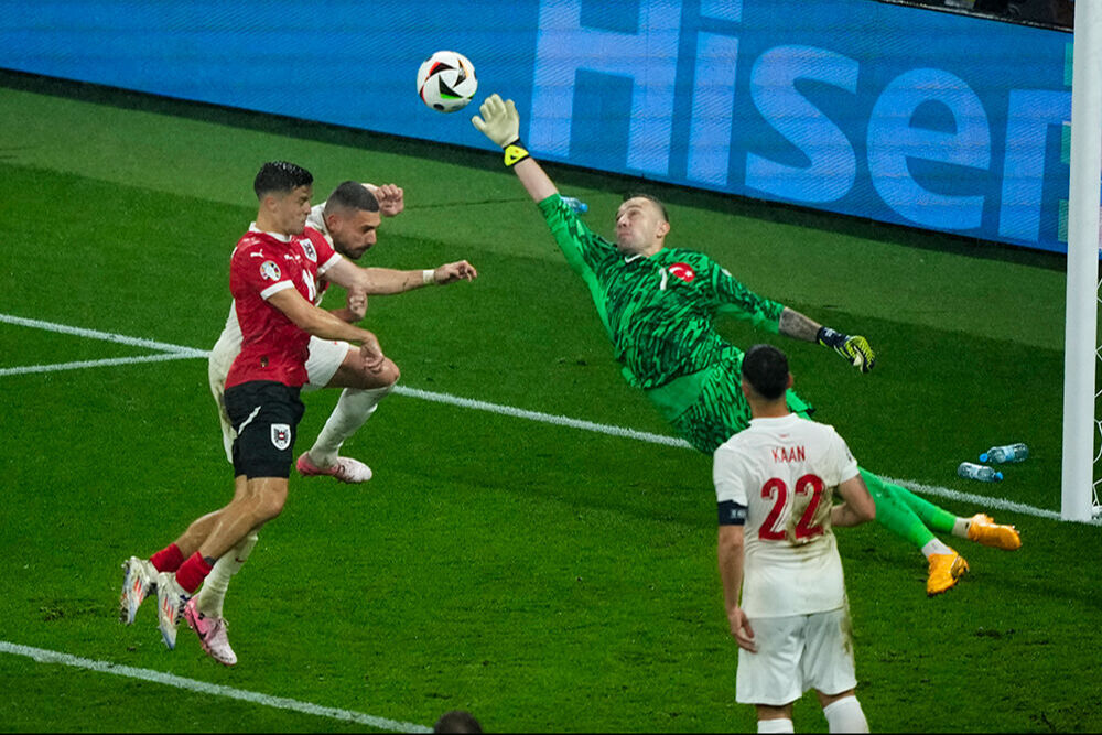 Avrupa basını Türkiye'yi konuşuyor! A Milli Futbol Takımımız Avrupa'yı salladı Avrupa basını Türkiye'yi konuşuyor! A Milli Futbol Takımımız Avrupa'yı salladı - 1. Resim