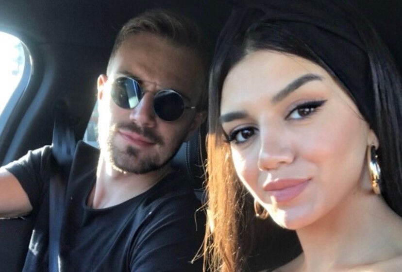 Mert Günok, eşi Aslı Günok ile 2015 yılında evlendi Mert Günok, eşi Aslı Günok ile 2015 yılında evlendi - 1. Resim