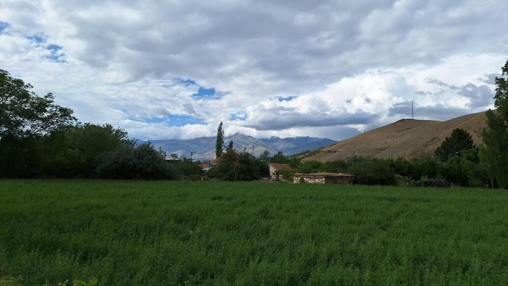 Erzincan'a temmuz ayında kar yağdı! Keşiş Dağlarının zirvesi beyaza büründü - 1. Resim