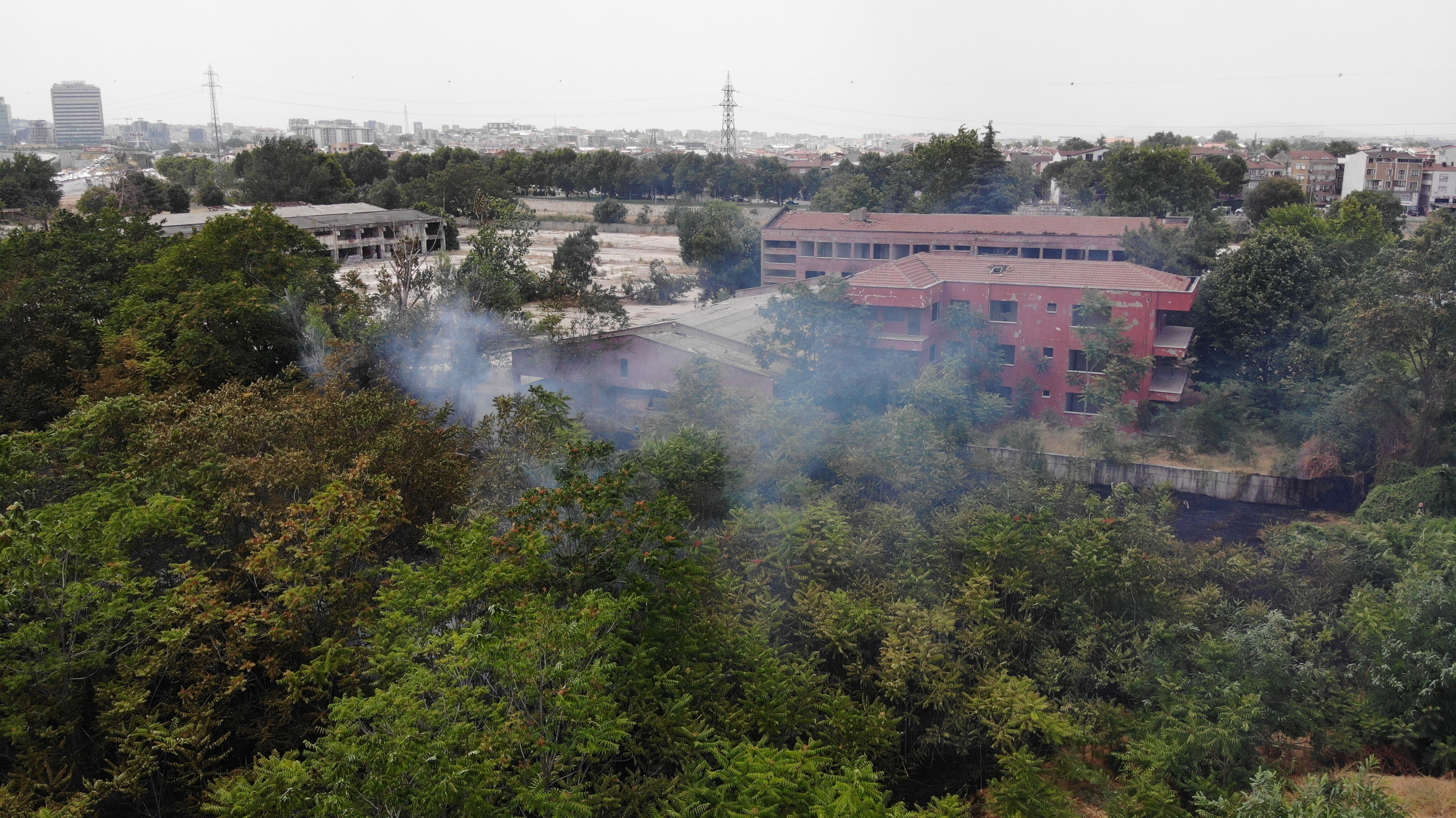 İzmir, Manisa, Balıkesir ve Kahramanmaraş'ta orman yangını! İki ili bağlayan tünel kapatıldı Kentler alevlere teslim oldu! İki ili bağlayan tünel kapatıldı - 2. Resim