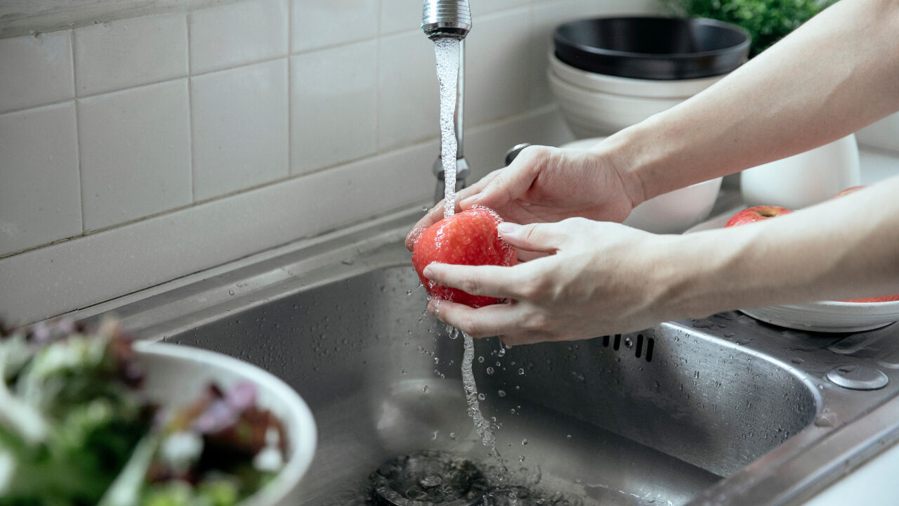 Meyve ve sebze yiyenler aman dikkat! Uzmanlar doğrusunu açıkladı - 1. Resim