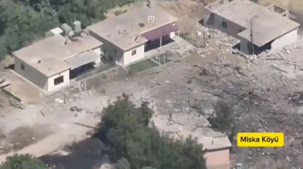 PKK şimdi de köyleri ateşe veriyor! - 2. Resim