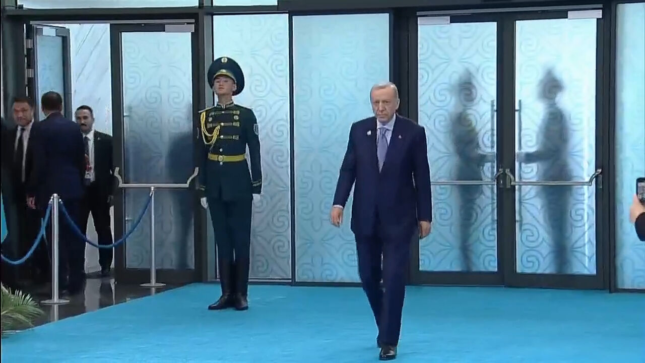 Cumhurbaşkanı Erdoğan Devlet Başkanları Zirvesi için Bağımsızlık Sarayı'nda - 1. Resim