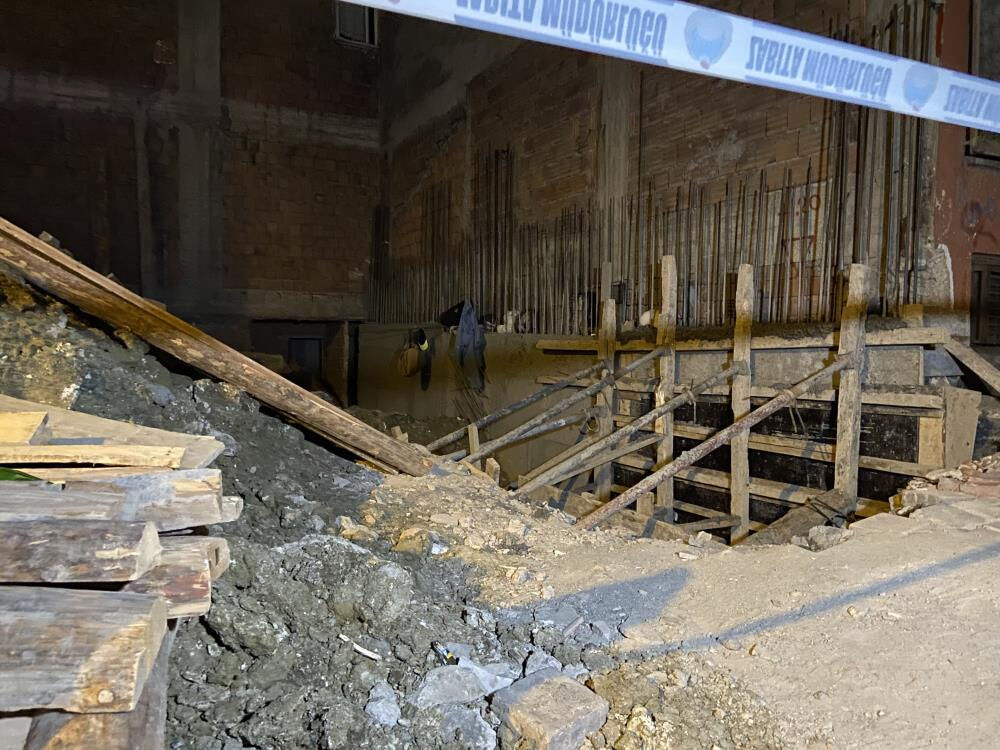 Esenler'de sıcak saatler! Çok sayıda ekip sevk edildi, binadakiler tahliye edildi - 1. Resim