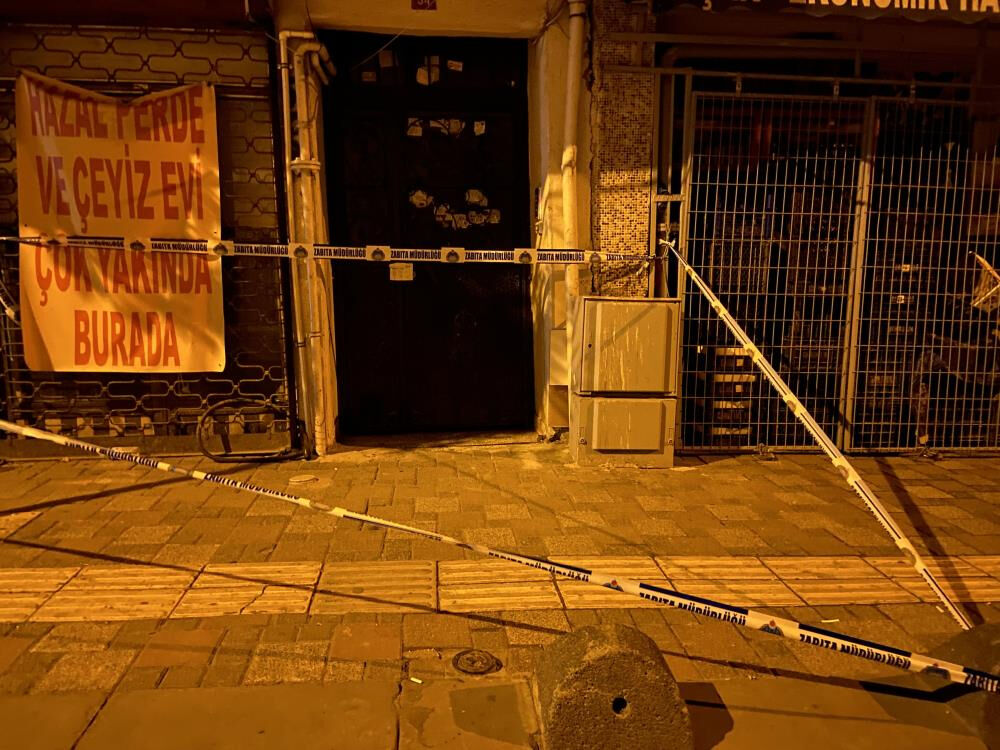 Esenler'de sıcak saatler! Çok sayıda ekip sevk edildi, binadakiler tahliye edildi - 3. Resim