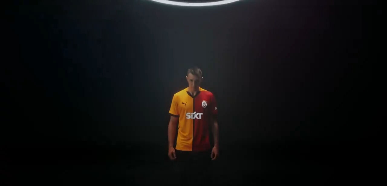 Galatasaray yeni sezon formalarını tanıttı! Sarı kırmızılıların formaları satışa çıktı - 3. Resim