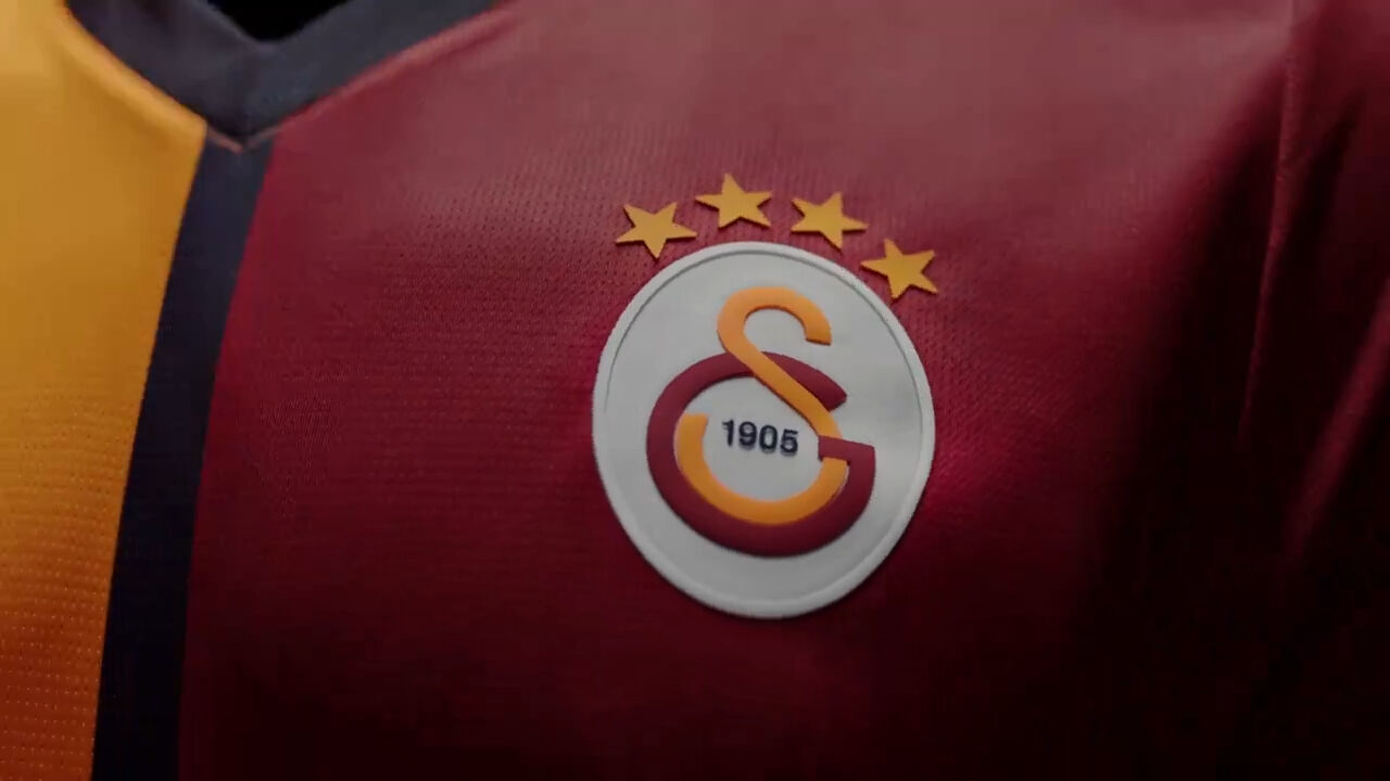 Galatasaray yeni sezon formalarını tanıttı! Sarı kırmızılıların formaları satışa çıktı - 1. Resim