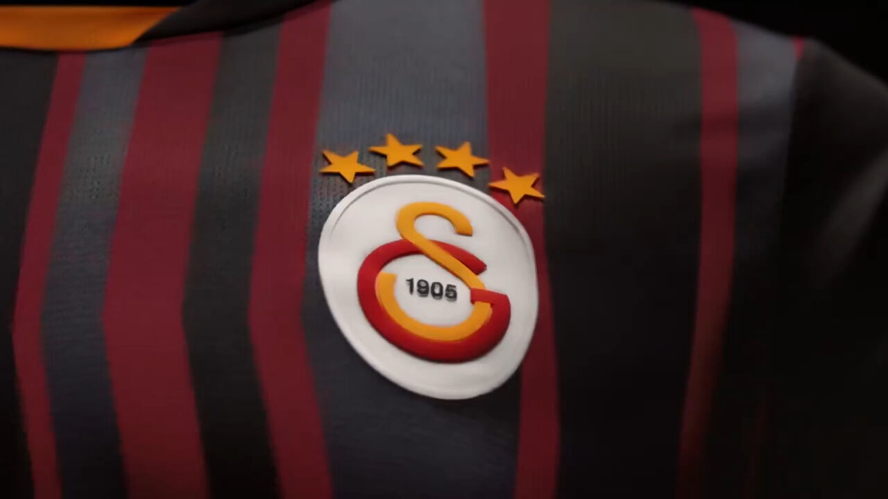 Galatasaray yeni sezon formalarını tanıttı! Sarı kırmızılıların formaları satışa çıktı - 5. Resim