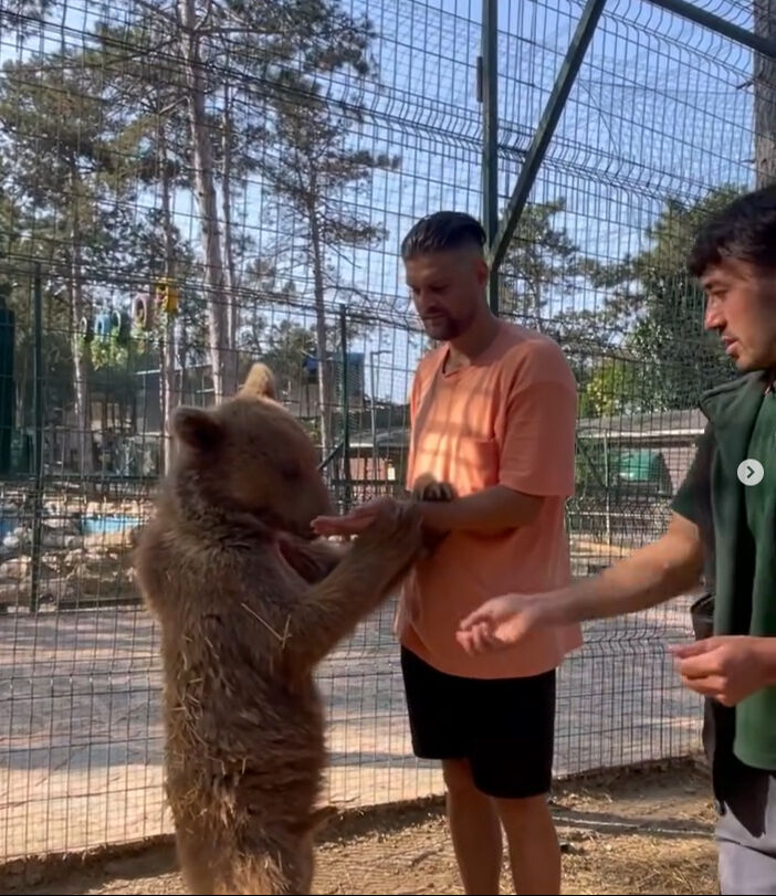 İdris Nebi Taşkan ayı beslediği anları paylaştı - 2. Resim