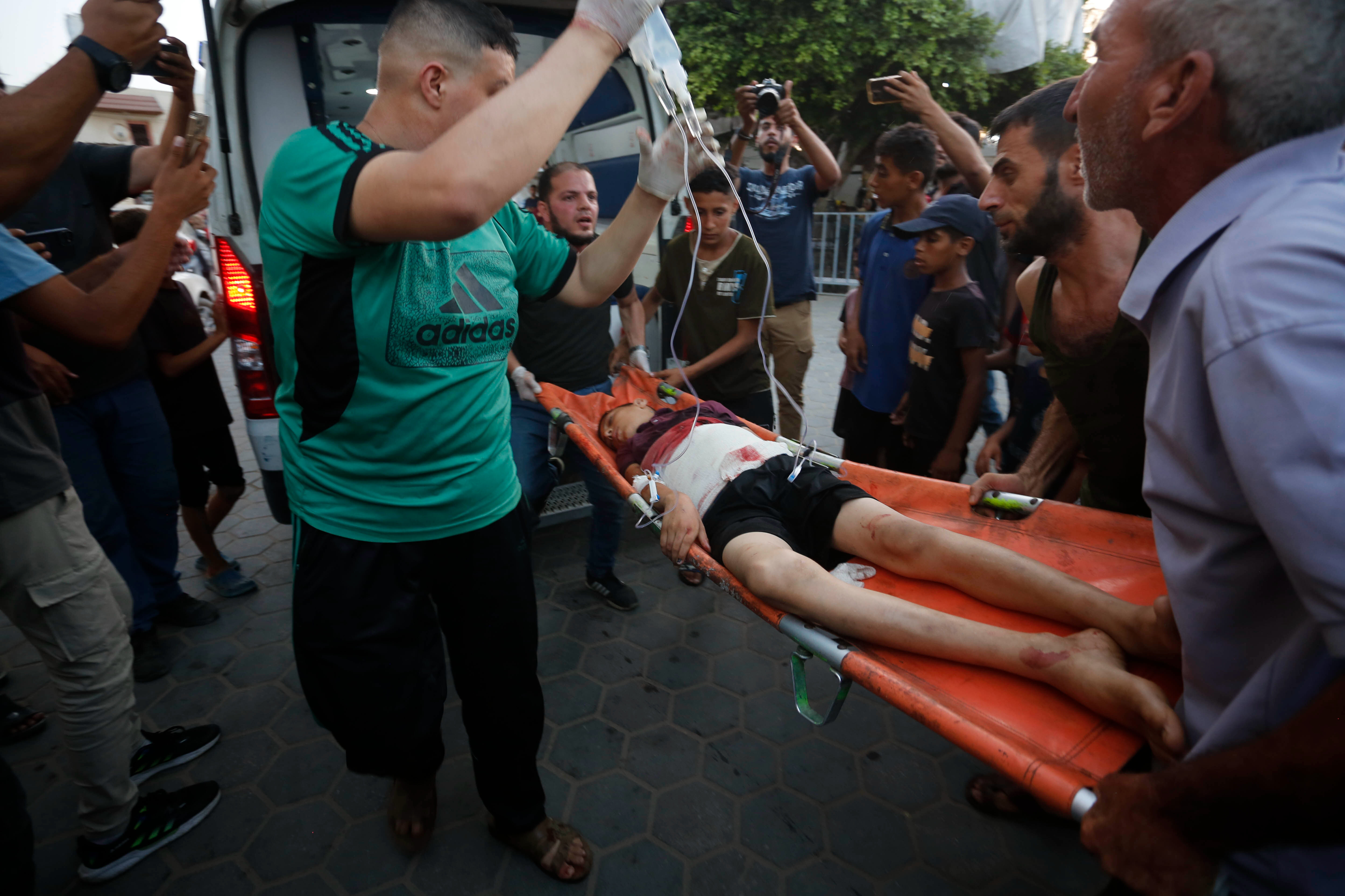 İsrail Ortadoğu'yu kan gölüne çevirdi! Gazze'de bir evi bombaladı, ölü ve yaralılar var - 3. Resim