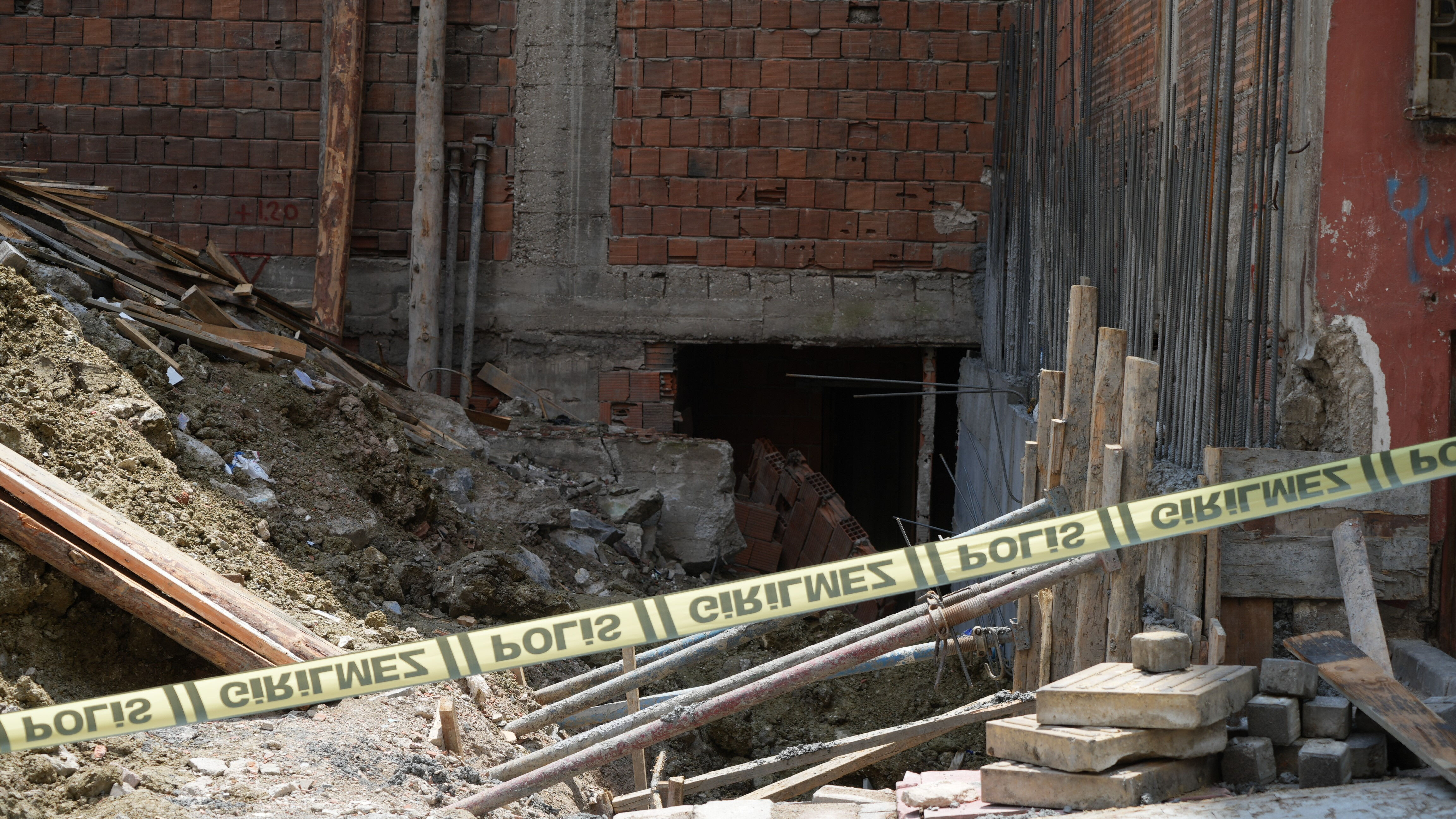 İstanbul'un kaçak katlarla mücadelesi... Küçükçekmece, Bahçelievler şimdi de Esenler İstanbul'un kaçak katlarla mücadelesi... Küçükçekmece, Bahçelievler şimdi de Esenler - 3. Resim