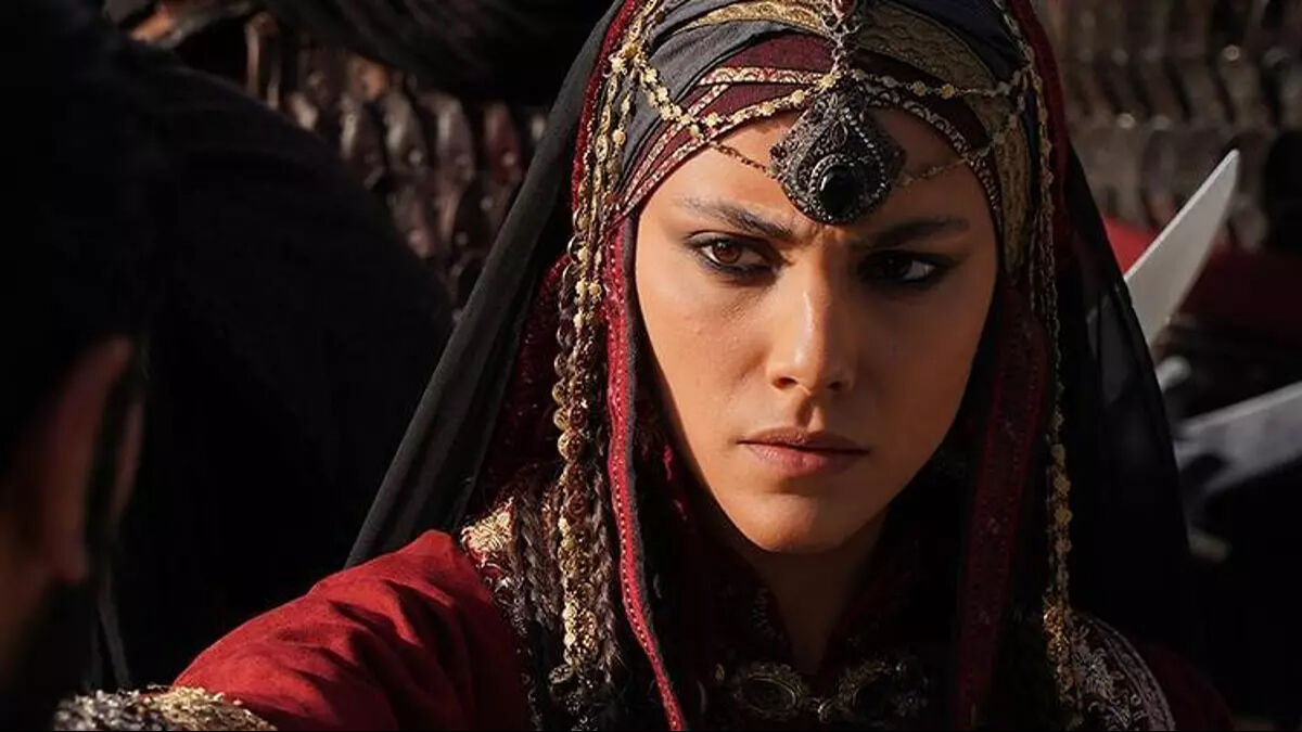 Kudüs Fatihi Selahaddin Eyyubi'nin setinde kaza! Dilin Döğer o anları anlattı Kudüs Fatihi Selahaddin Eyyubi'nin setinde kaza! Dilin Döğer o anları anlattı - 2. Resim