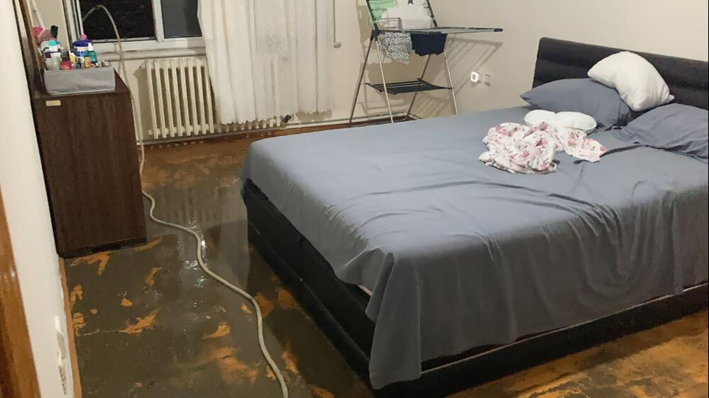 Burdur'u sağanak vurdu! Yollar göl oldu, evleri su bastı - 5. Resim