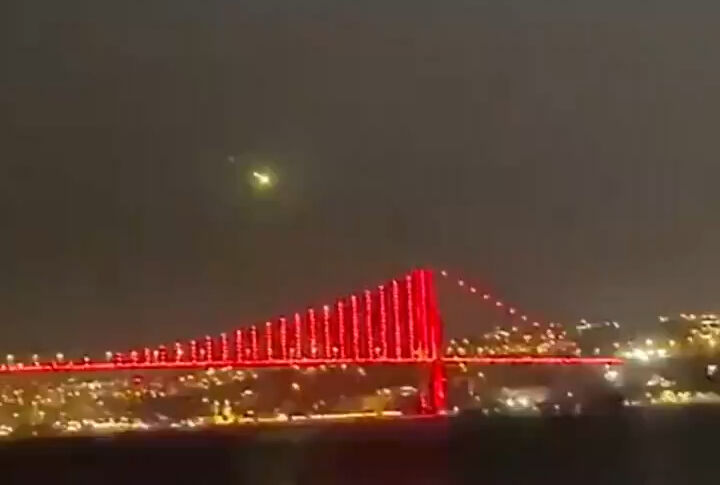 İstanbul ve Ankara başta olmak üzere birçok ilde göktaşı heyecanı! İşte o görüntüler İstanbul ve Ankara başta olmak üzere birçok ilde göktaşı heyecanı! İşte o görüntüler - 1. Resim