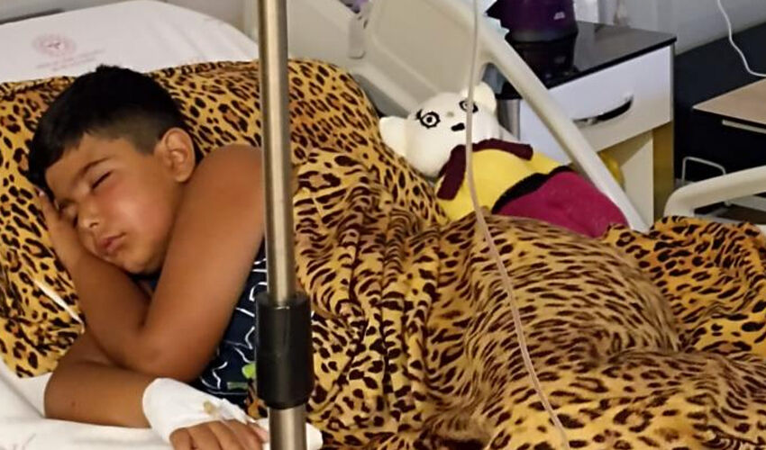 Yanlış tedavi kabusu yaşattı! 8 yaşındaki çocuk az kalsın gözünü kaybediyordu - 2. Resim