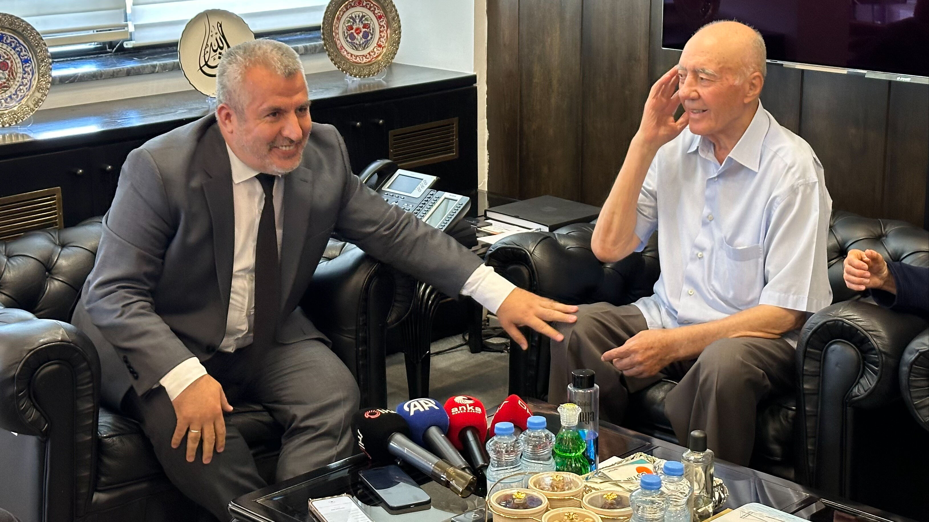 YKS sınavına giren en yaşlı aday 85 yaşındaki Mustafa Taşbaş olurken en genci 15 yaşındaki Elif Koçak oldu - 1. Resim