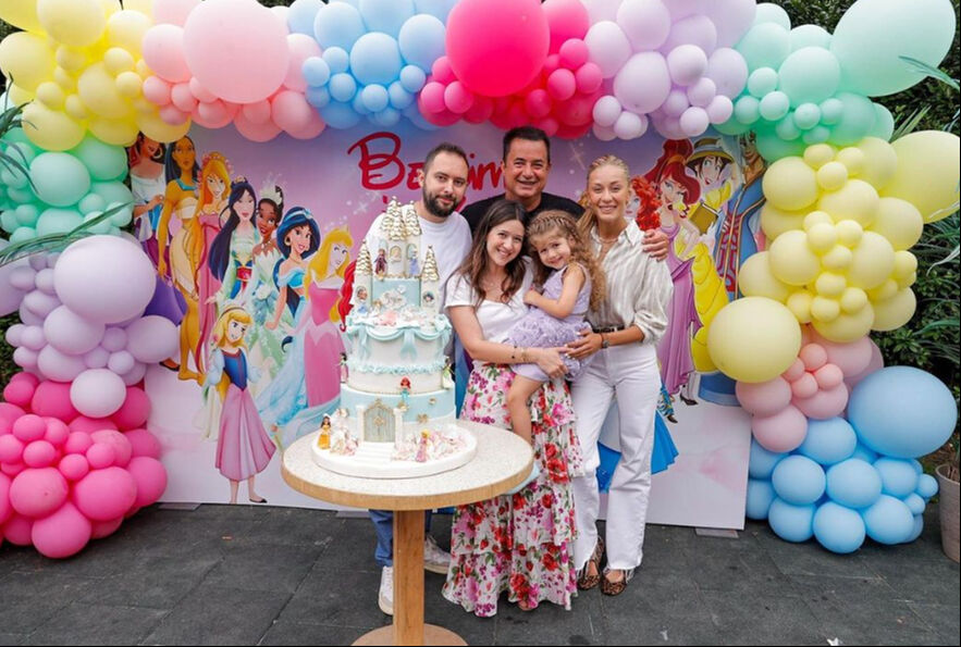 Acun Ilıcalı'nın torunu 4 yaşına bastı! Son hali dedesine benzetildi - 1. Resim