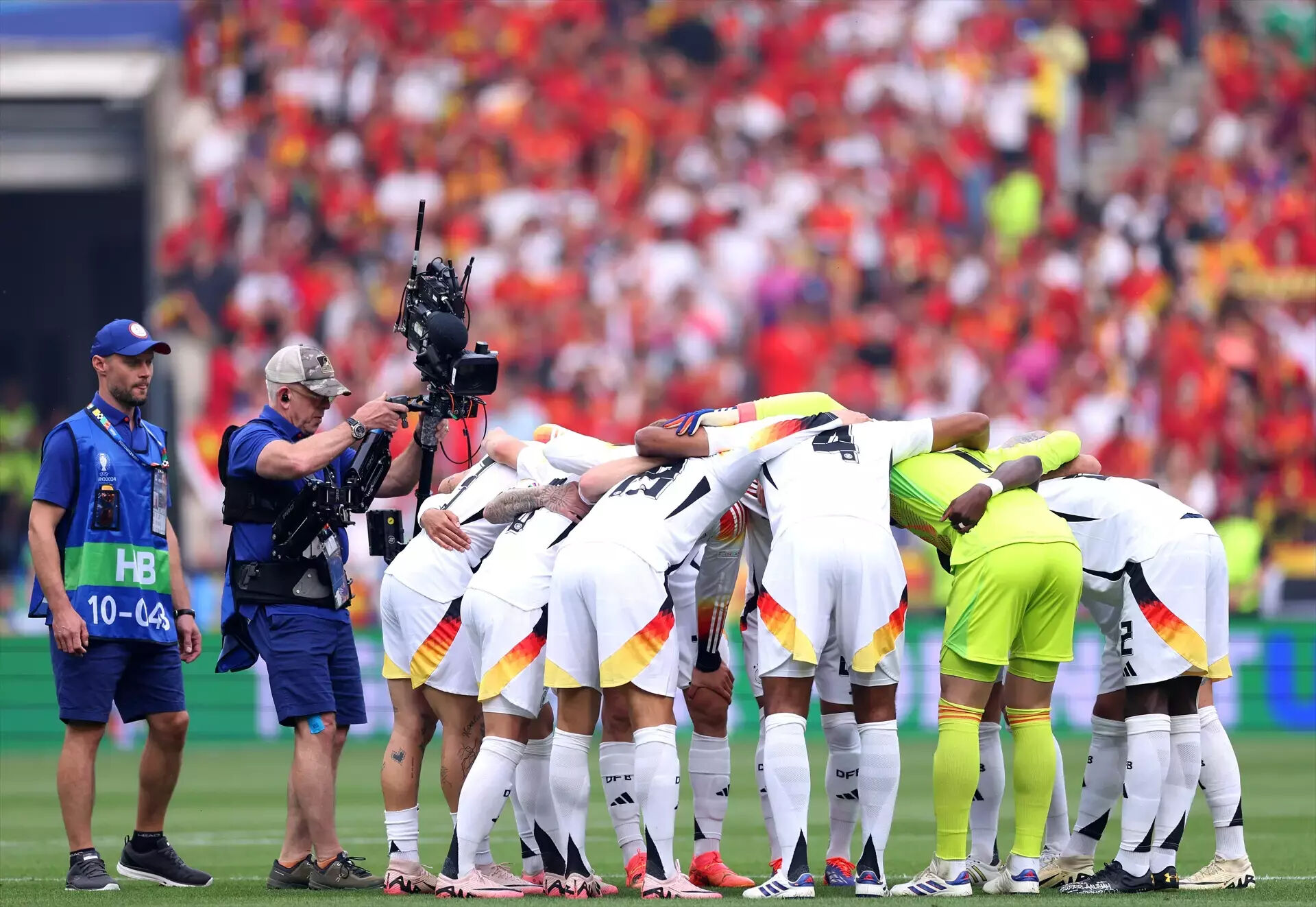 Almanların havlu attığı stadın ismi bakın ne çıktı: MHP Arena - 1. Resim