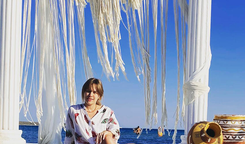 Begüm Öner tatil için Yunanistan'ı önerdi, sözlerine yorum yağdı - 1. Resim