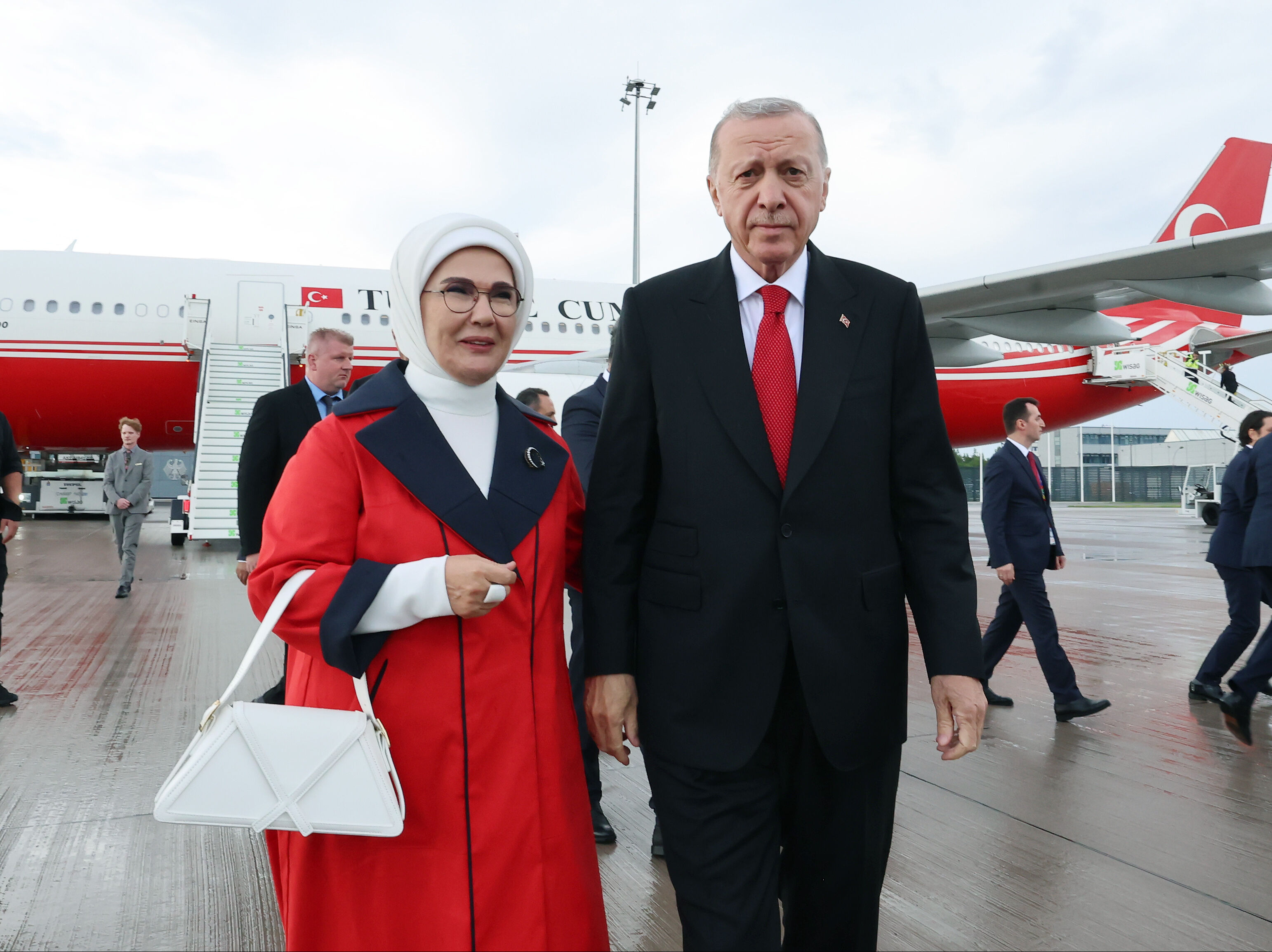Cumhurbaşkanı Erdoğan Türkiye-Hollanda maçı için Almanya'ya gitti Cumhurbaşkanı Erdoğan Türkiye-Hollanda maçı için Almanya'ya gitti - 1. Resim