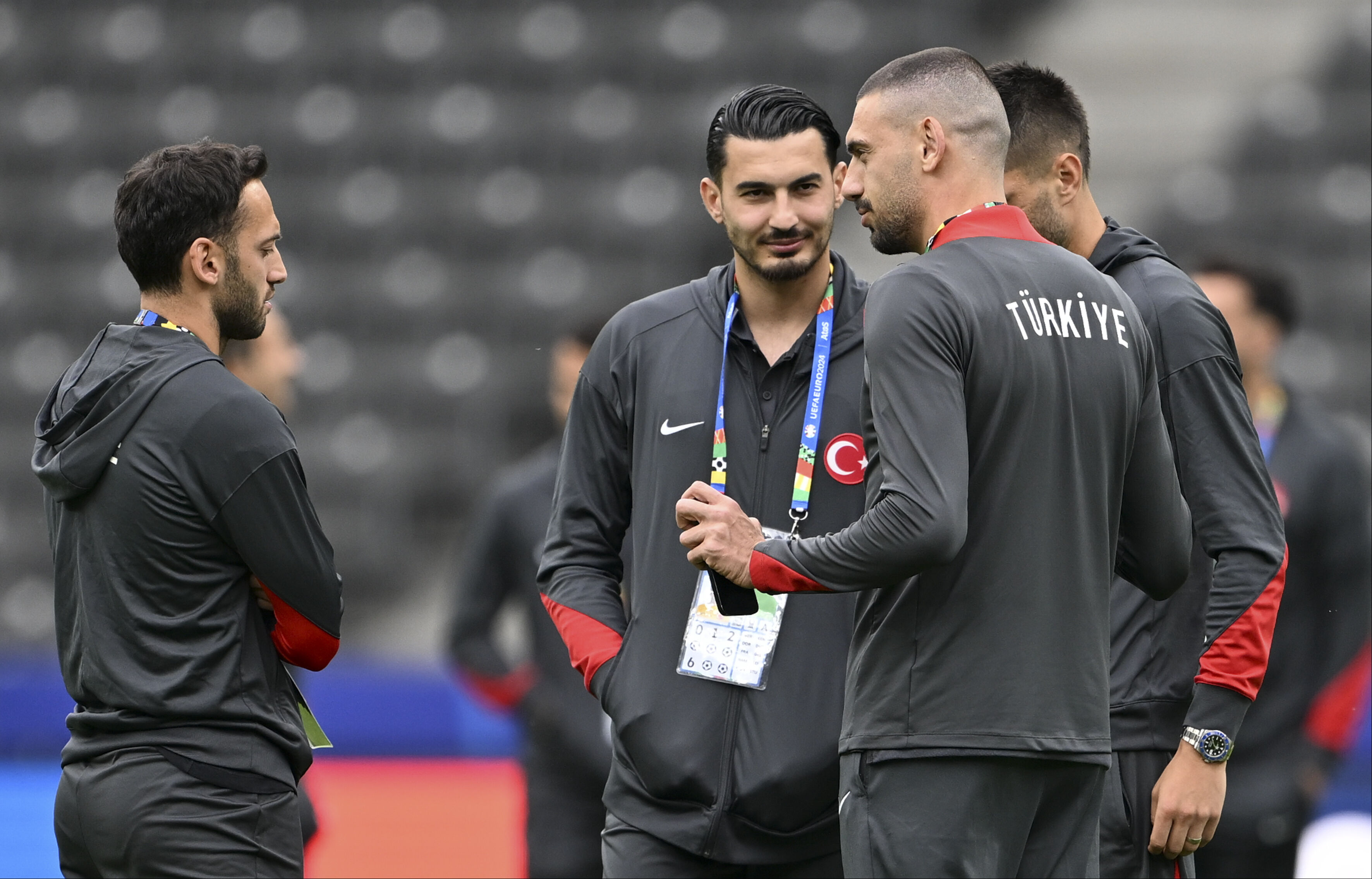 Hepimiz Merih&rsquo;iz... UEFA'nın skandal kararına karşı T&uuml;rk d&uuml;nyası ayağa kalktı - 3. Resim