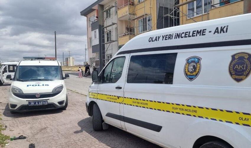 Kayseri’de feci olay: 1,5 yaşındaki bebek ölü bulundu Kayseri’de feci olay: 1,5 yaşındaki bebek ölü bulundu - 2. Resim
