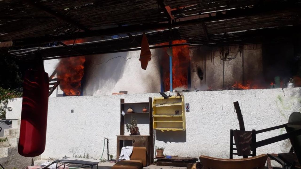 Muğla'da yaşayan bir kişi evini yakıp kendini 25 metrelik kuyuya attı - Gündem
