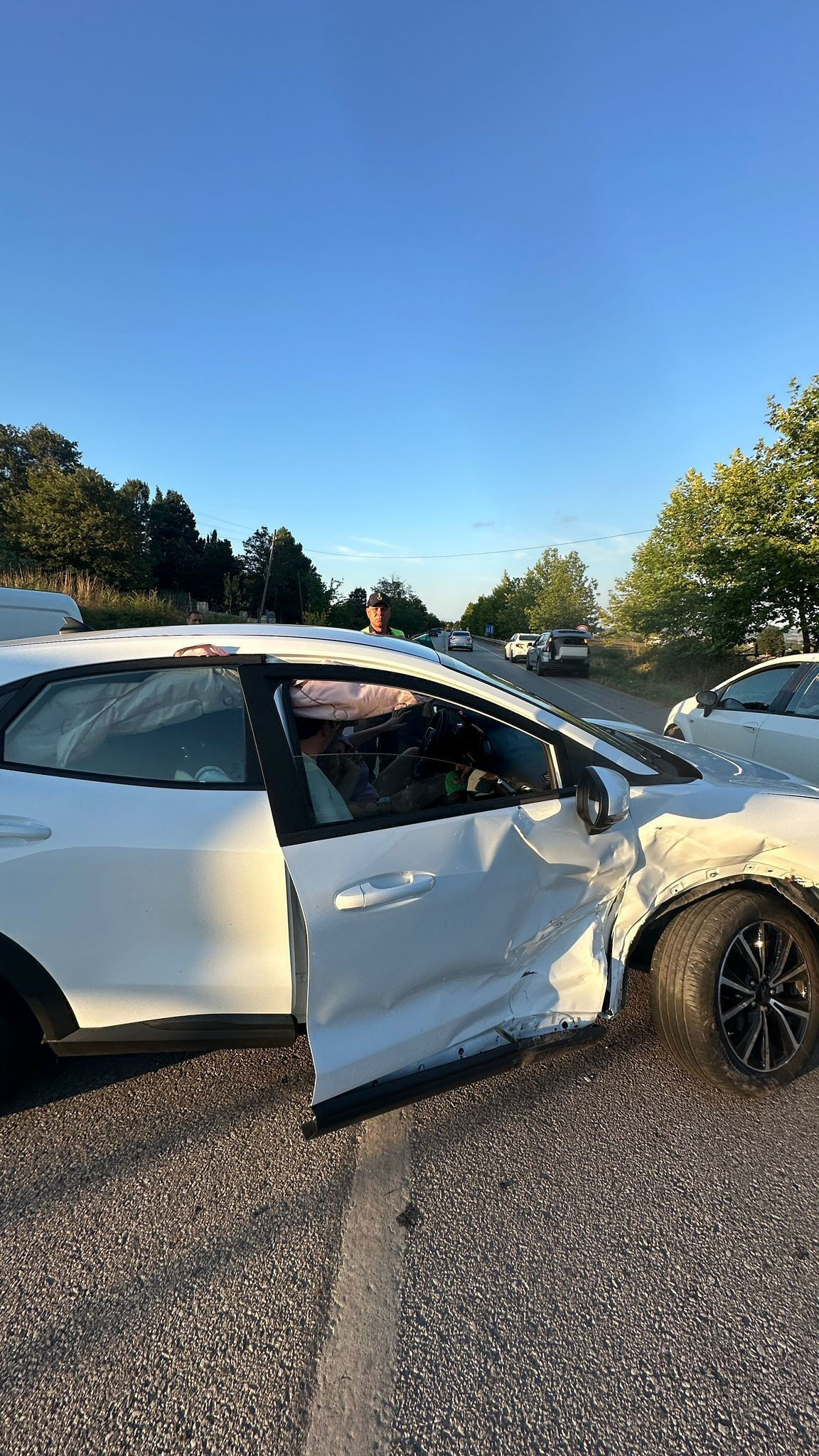 Youtube fenomeni hayranlarını üzdü! Enes Batur trafik kazasında ölümden döndü Youtube fenomeni hayranlarını üzdü! Enes Batur trafik kazasında ölümden döndü - 3. Resim