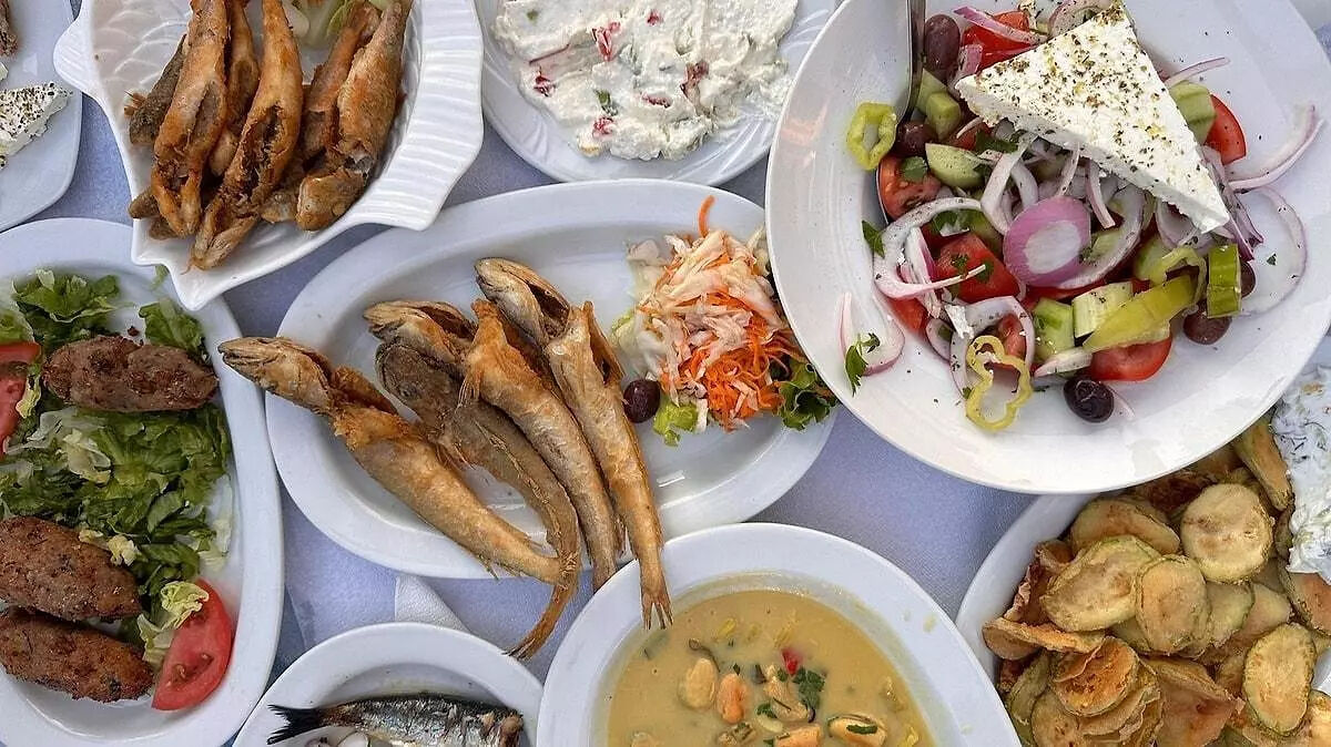 Armağan Çağlayan o ülkedeki tatil fiyatlarının övülmesine tepki gösterdi - 1. Resim