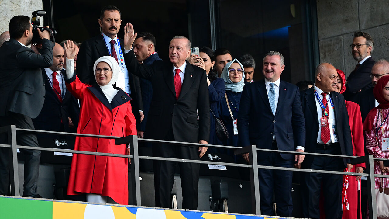 Cumhurbaşkanı Erdoğan Türkiye-Hollanda maçı için Almanya'ya gitti Cumhurbaşkanı Erdoğan Türkiye-Hollanda maçı için Almanya'ya gitti - 2. Resim