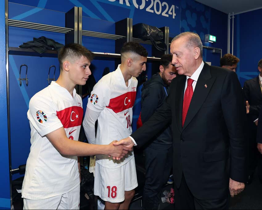 Cumhurbaşkanı Erdoğan'dan UEFA'ya Merih Demiral tepkisi: Tamamen siyasi bir karar - 3. Resim