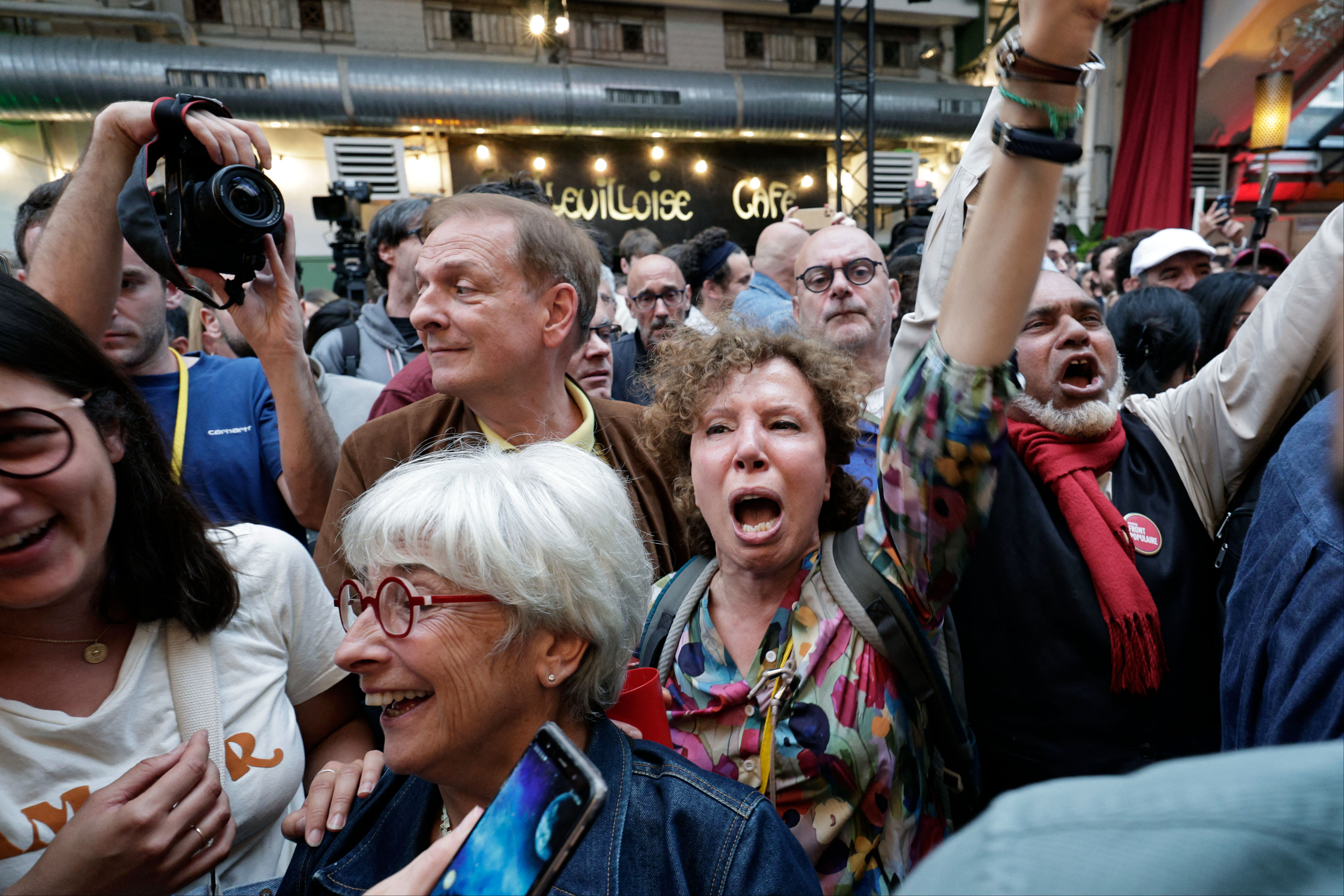 Fransa erken seçimlerinde sürpriz sonuçlar! Başbakan Gabriel Attal istifa etti Fransa erken seçimlerinde ilk sonuçlar! Sol ittifak öne geçti, aşırı sağ geriledi - 1. Resim