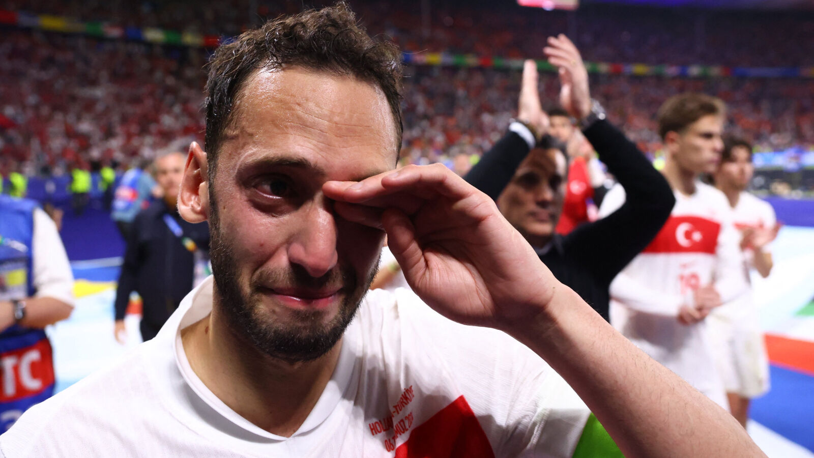 Hakan Çalhanoğlu'ndan Hollanda maçı değerlendirmesi! 'Keşke geri çekilmeseydik' - 1. Resim