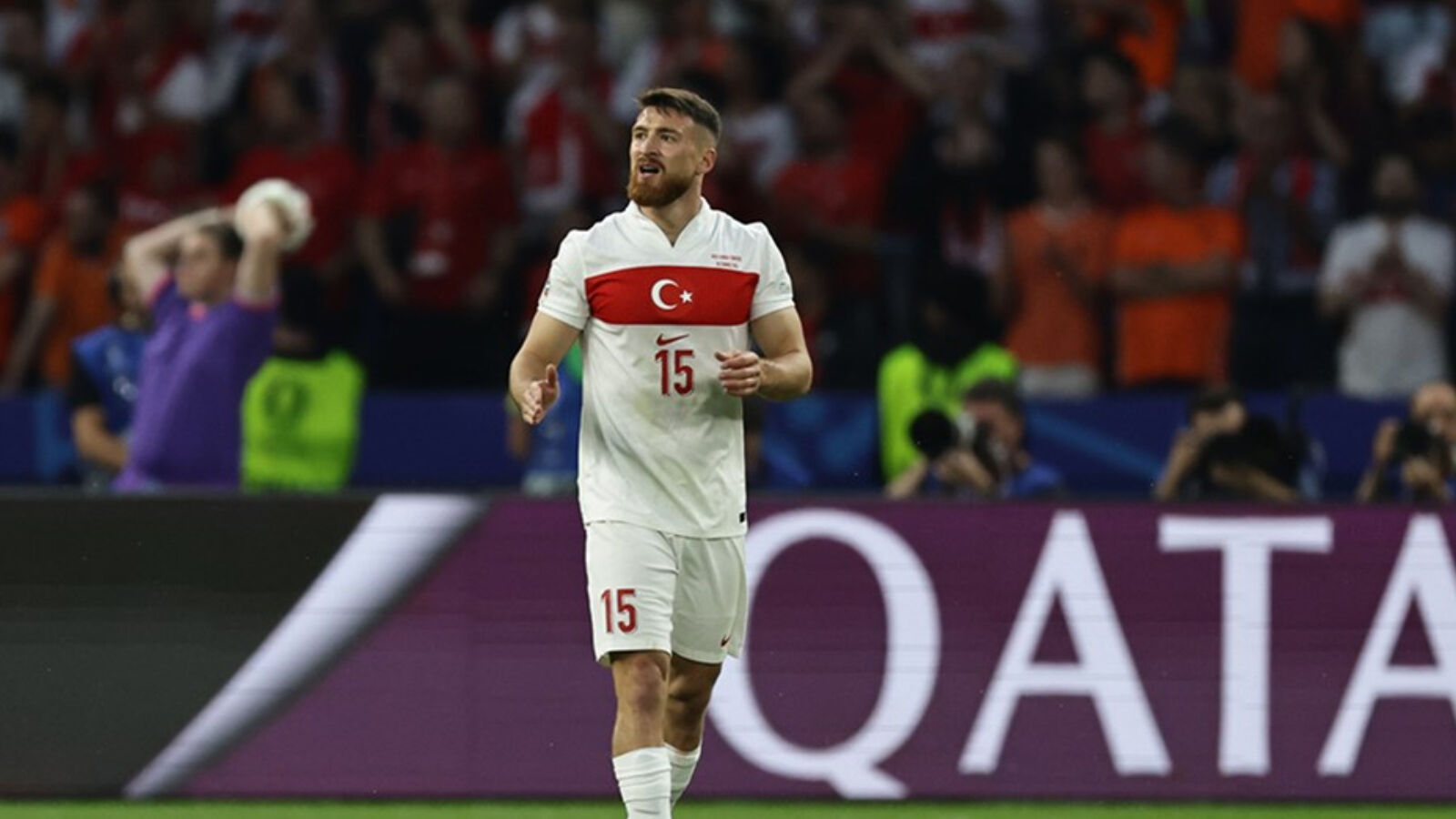 Hakan Çalhanoğlu'ndan Hollanda maçı değerlendirmesi! 'Keşke geri çekilmeseydik' - 2. Resim