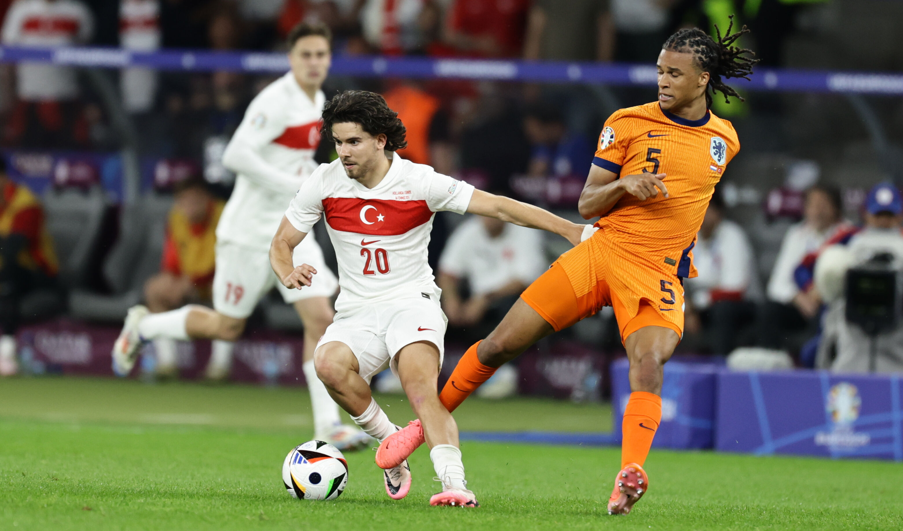 Hollanda maçı Avrupa basınında! İngilizler üç isme hayran kaldı - 1. Resim