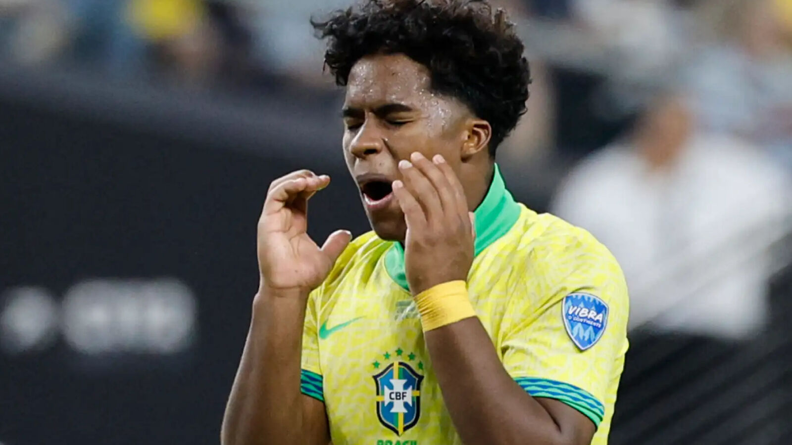 Real Madrid'in genç yıldız adayı Endrick, Uruguay - Brezilya maçındaki tek isabetli pasını santrada verdi Real Madrid'in genç yıldız adayı Endrick, Uruguay - Brezilya maçındaki tek isabetli pasını santrada verdi - 2. Resim