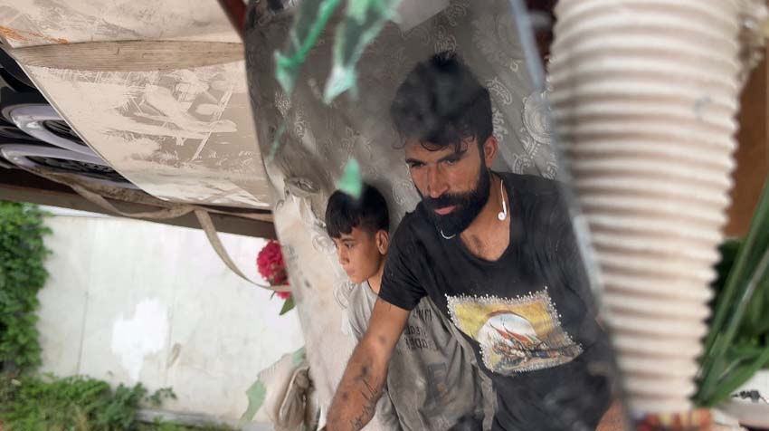 Saldırıya uğramaktan korktu aracına "Suriyeli değilim" yazısı astı - 3. Resim