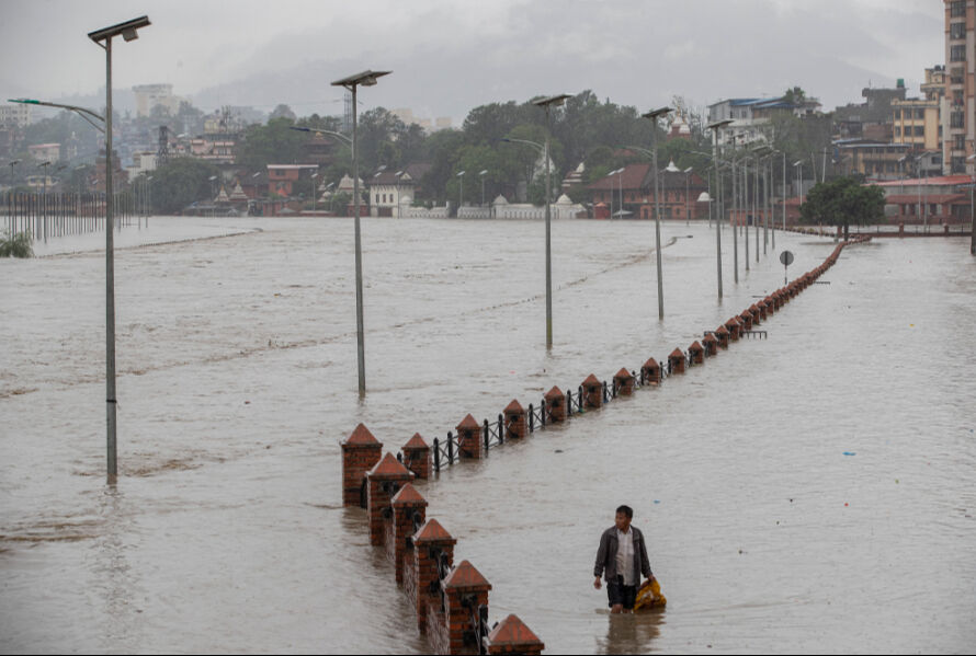Sel ve heyelanda bilanço ağırlaşıyor! Muson yağmurlarının vurduğu Nepal'de 62 ölü, 90 yaralı - 1. Resim