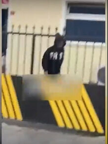 Sıla Doğu kameralara yakalandı! Lüks jipi dikkat çekti Sıla Doğu kameralara yakalandı! Lüks jipi dikkat çekti - 1. Resim