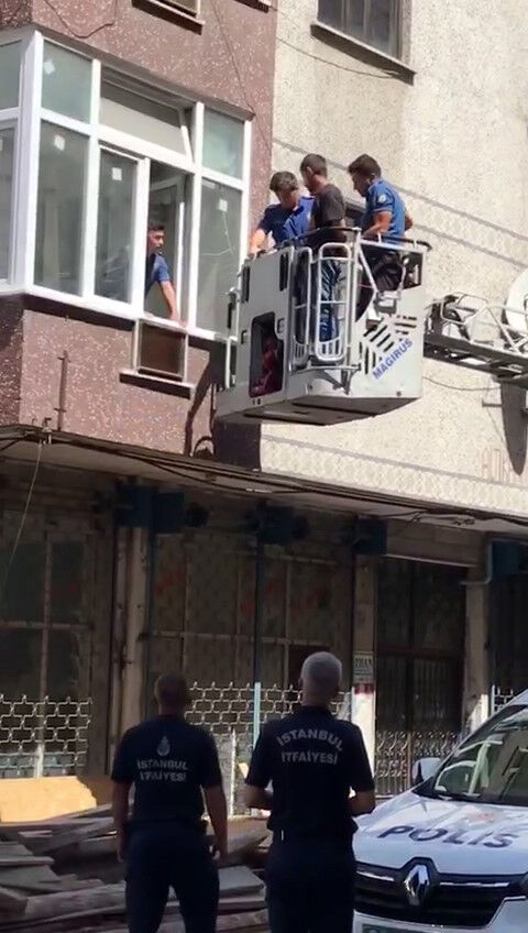 Yer: Bahçelievler! 3 gün boyunca keşif yapıp, gündüz vakti hırsızlığa kalkıştılar - 2. Resim