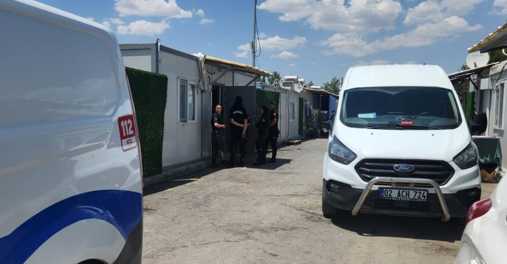 Adıyaman'da depremzedenin konteyneri soyuldu - 1. Resim