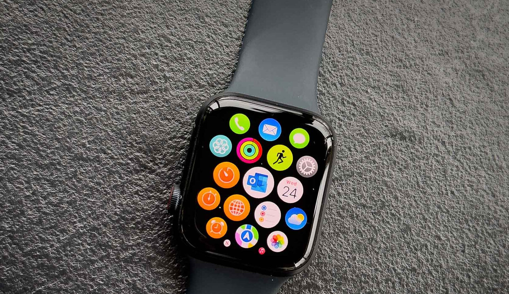 Apple, yeni nesil Apple Watch SE modelinde tasarrufa gidiyor! Apple, yeni nesil Apple Watch SE modelinde tasarrufa gidiyor! - 1. Resim