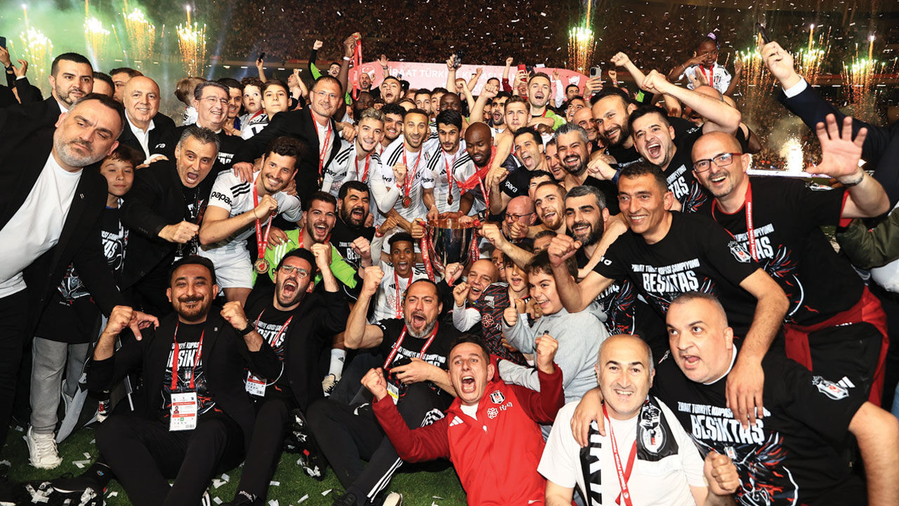 Beşiktaş, Fenerbahçe, Galatasaray ve Trabzonspor dünyanın en iyi futbol takımları arasında! İşte liste ve sıraları Beşiktaş, Fenerbahçe, Galatasaray ve Trabzonspor dünyanın en iyi futbol takımları arasında! İşte liste ve sıraları - 5. Resim