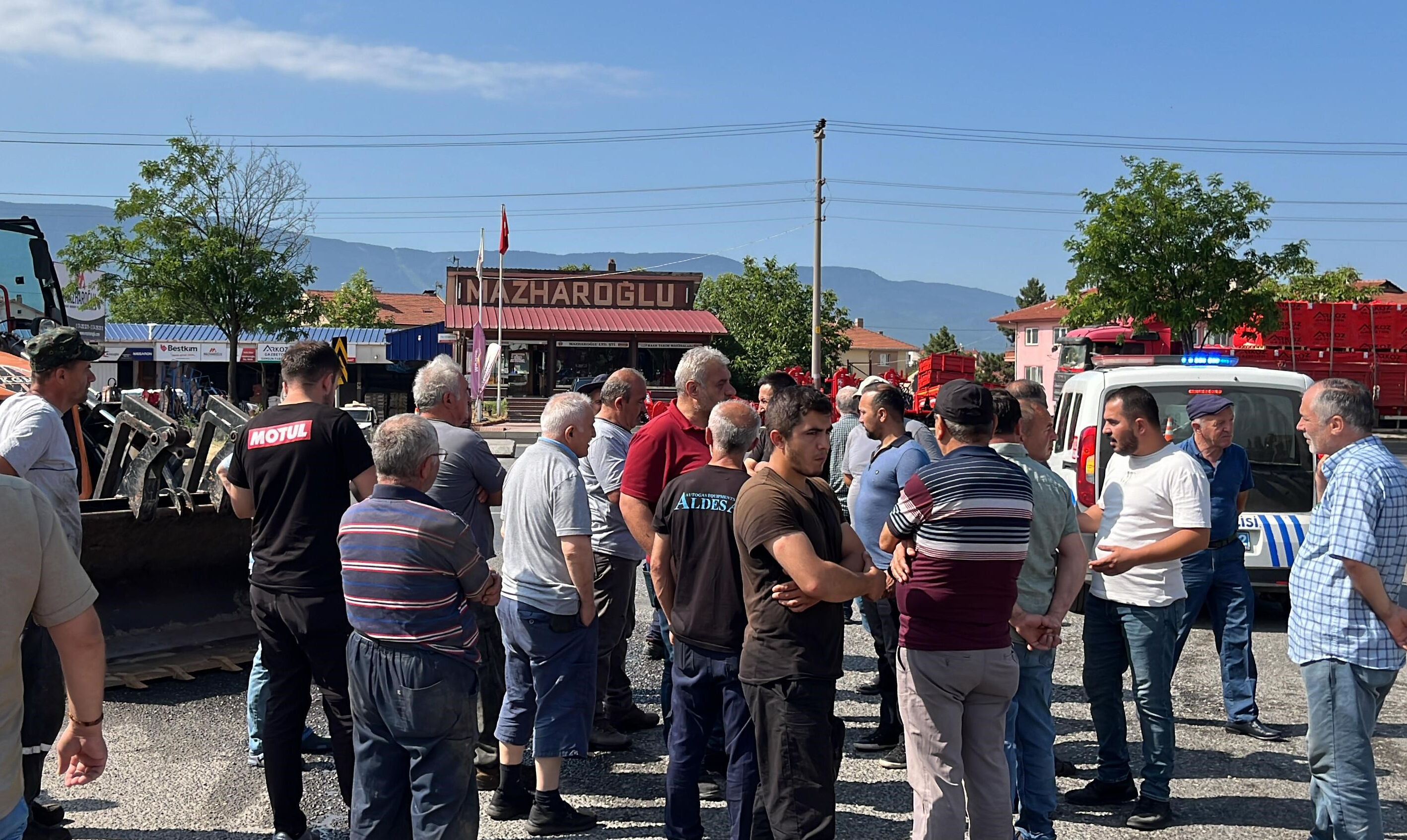 Bolu'da kazaların meydana geldiği kavşak trafiğe kapatıldı - 1. Resim